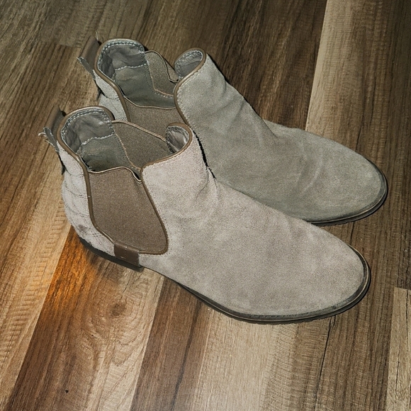 Steve Madden Taupe Suede Boots Size 7 Worn Only 2x!!! - Picture 1 of 7